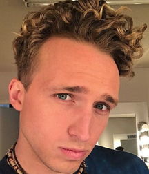 Im in love with him!!!!! 5c570fe02b9cd.jpeg