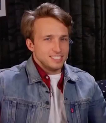 Im in love with him!!!!! 5c570fe1803ce.png