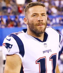 More hotties 5c593300401c9.jpeg