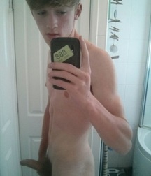mirror selfie 5 5ac93dee7f564.jpg