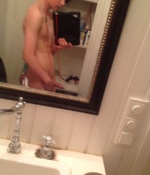 mirror selfie 5 5ac93df357e1f.jpg