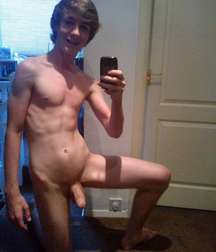 mirror selfie 5 5ac93dfc4861f.jpg