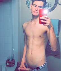 mirror selfie 7 5cb64ec85c129.jpg