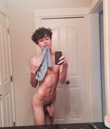mirror selfie 7 5cb64ed212ab1.jpg