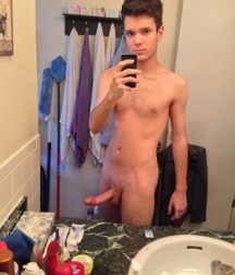 mirror selfie 7 5cb64eed71257.jpg
