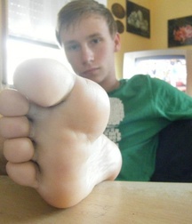 Feet  5c161cb48c246.jpg