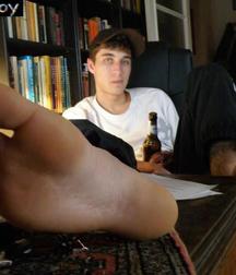 Feet  5c161cb98f06c.jpg