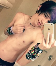 emo 5a9a9f4e1bb5a.jpg