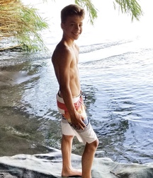 Nice shirtless guys  5e358e5da7dfe.jpeg