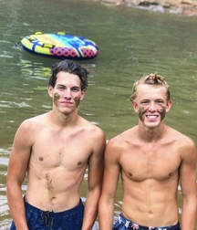Twinks I like  5e7cb0bbbcc98.jpeg
