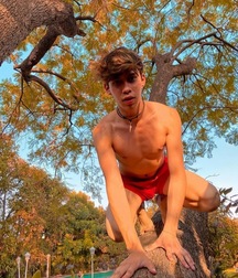 Abs are for dudes 5f0ed819b1535.jpeg