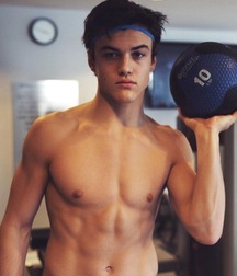 Abs are for dudes 5f0ed81cf3880.jpeg