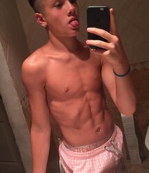 Abs are for dudes 5f0ed8472982d.jpeg
