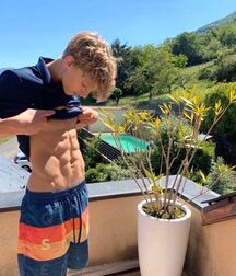 Hammervice brings you abs 5f3ebd3e967be.jpeg