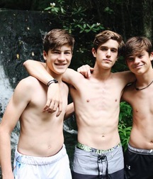 Showoffs Monday’s Gay Tube Shirtless 5f4da986a3575.jpeg