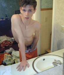 Self photos Gay Tube  5f4e7dd4e5ea4.jpeg