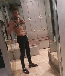 Self photos Gay Tube  5f4e7deecc350.jpeg
