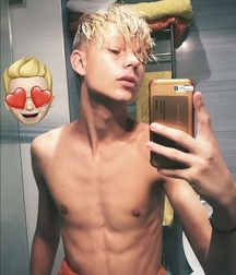 Monday leftovers gay tube twink selfies 5f84d67de9c63.jpeg