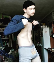 sit on my throne twink tube cute 62976e6dc046d.jpeg