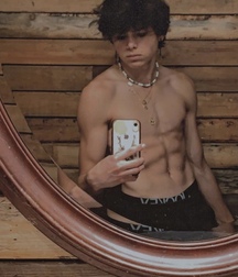 sit on my throne twink tube cute 62976e6fe7a13.jpeg