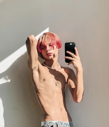 sit on my throne twink tube cute 62976e7aa20e9.jpeg