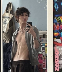 sit on my throne twink tube cute 62976e849dd8f.jpeg