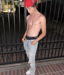 sit on my throne twink tube cute 62976e8b2fad4.jpeg