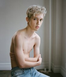 sit on my throne twink tube cute 62976ed95694b.jpeg