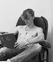 GayTube Hot Gorgeous beautiful Delicious set 62a8e95e7ec7c.jpeg