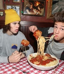 Nash Grier and Cameron Dallas 56e1cc40443c4.jpg