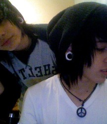 Emo 570c7f0b9b59d.jpg