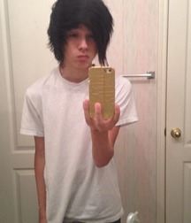 Emo 570c7f0cb5b0f.jpg