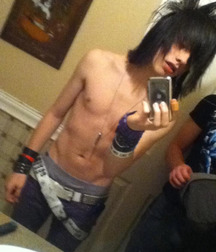 Emo 2 570d4ba1005b8.jpg