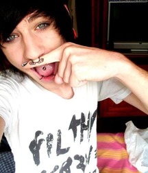 Emo 2 570d4ba8cd547.jpg