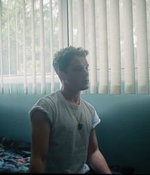 Anton Yelchin R.I.P. 576875986cc57.jpg