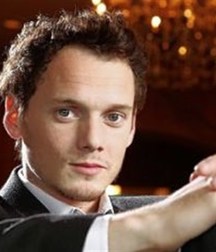 Anton Yelchin R.I.P. 5768759bb1330.jpg