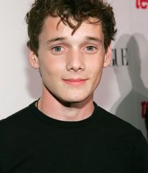 Anton Yelchin R.I.P. 576875a6bb2e6.jpg