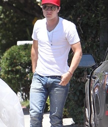Billy's Hot Picks 335 57a795cb954d6.jpg