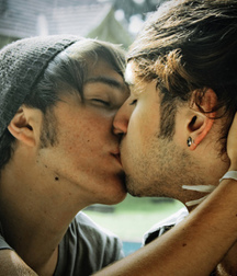 Billy's Hot Picks 386 Kisses 57b8dd25d3658.jpg