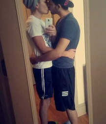 Billy's Hot Picks 386 Kisses 57b8dd31c25bd.jpg