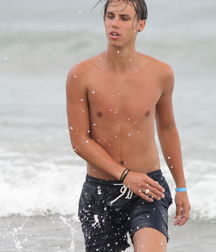 Billy's Hot Picks 462 57cef256bebea.jpg