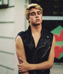 Billy's Hot Picks 535 57efe4af27248.jpg