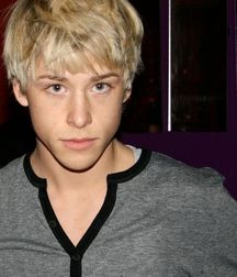 Billy's Hot Picks 676 Mitch Hewer 5828ebfe05e1e.jpg