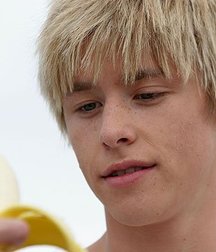 Billy's Hot Picks 676 Mitch Hewer 5828ec0c64ac4.jpg
