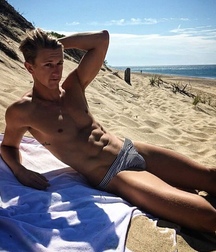 Billy's Hot Picks 696 58378cc84193e.jpg