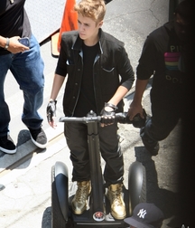 Billy's Hot Picks 730 Justin Beiber 583dbd84aa28f.jpg