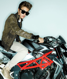 Billy's Hot Picks 730 Justin Beiber 583dbd88adb14.jpg