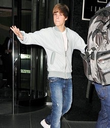 Billy's Hot Picks 730 Justin Beiber 583dbd9fdbe13.jpg
