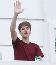 Billy's Hot Picks 729 Justin Beiber 583dbde329010.jpg