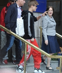 Billy's Hot Picks 728 Justin Beiber 583dbe0aa257b.jpg